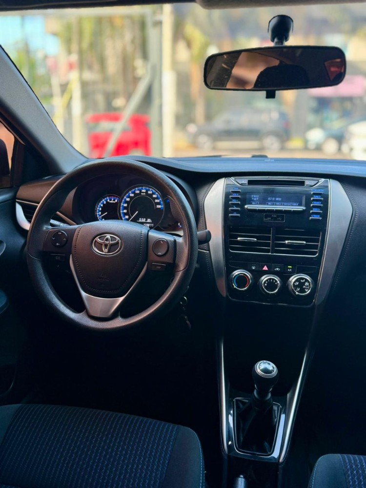 Toyota Yaris XS — foto 11